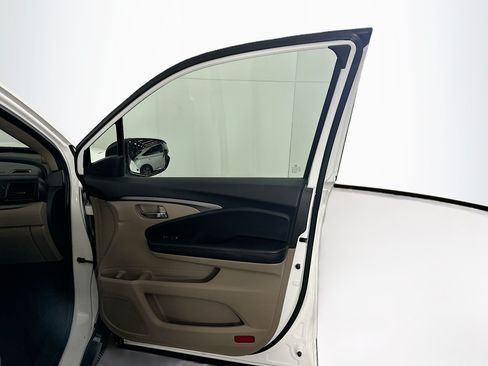 Used 2021 Honda Pilot EX image 31