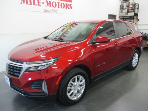 Used 2023 Chevrolet Equinox LT image 3