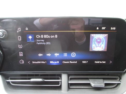 Used 2025 Chevrolet Trax LT w/ LT Convenience Package image 15