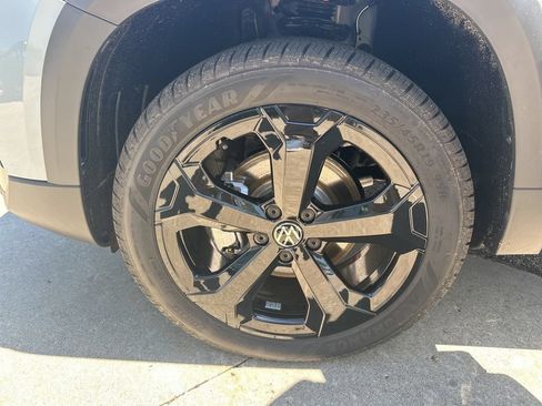 New 2026 Volkswagen Taos SE AWD/4WD image 25