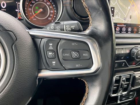 Used 2021 Jeep Wrangler Unlimited Sahara AWD/4WD image 22