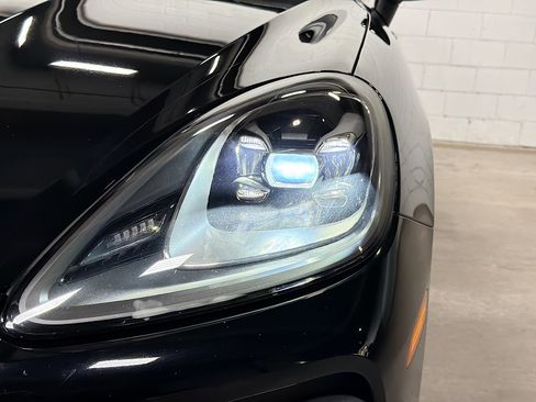 Used 2019 Porsche Cayenne image 10