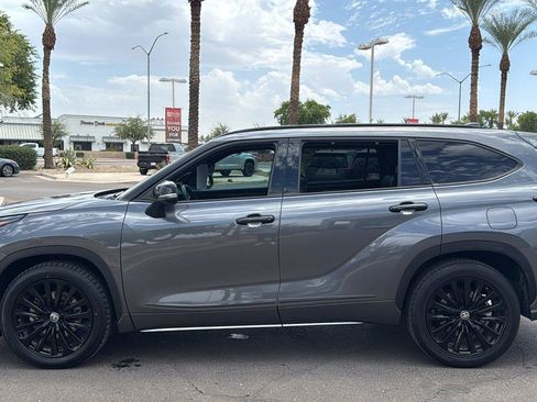 Used 2023 Toyota Highlander XSE FWD image 5