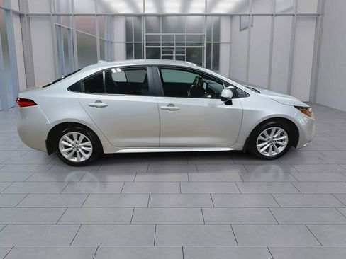 Used 2026 Toyota Corolla LE w/ LE Premium Package FWD image 9