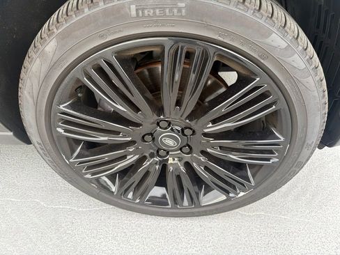 Used 2019 Land Rover Range Rover HSE AWD/4WD image 3