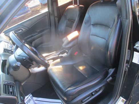 Used 2017 Honda Accord Sport Special Edition image 6