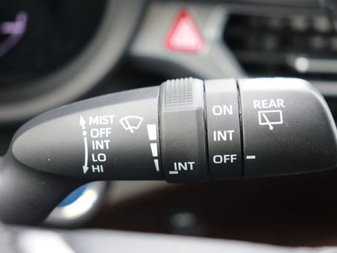 Used 2023 Toyota Sienna XLE image 22