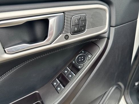 Used 2020 Ford Explorer Limited w/ Class III Trailer Tow Package image 17