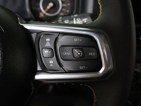 Used 2024 Jeep Wrangler Sahara image 36