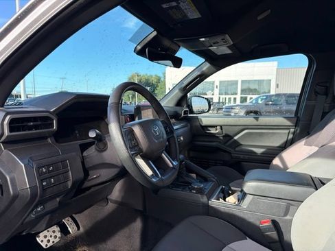 Used 2025 Toyota Tacoma TRD Sport AWD/4WD image 18