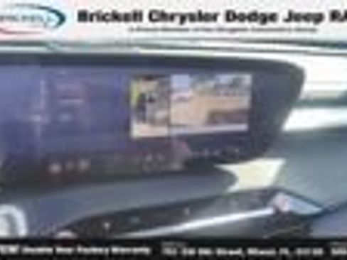 Used 2025 Buick Enclave Preferred FWD image 9