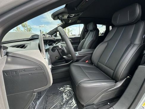 New 2026 Cadillac Lyriq V image 20