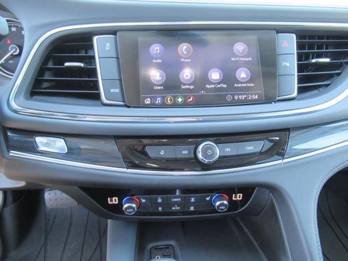 Used 2020 Buick Enclave Essence w/ Trailering Package, 5000 lbs. FWD image 23
