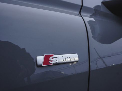 Used 2024 Audi Q4 e-tron Premium Plus image 44