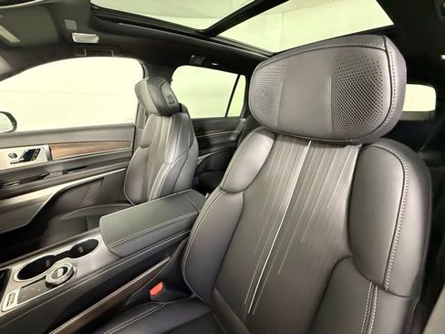 New 2026 Cadillac Vistiq Sport image 5