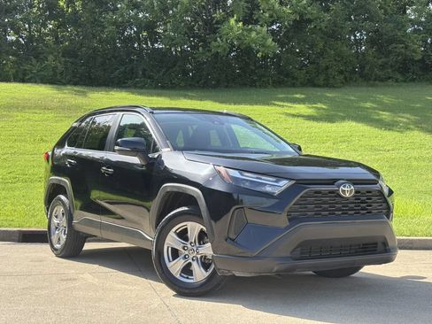 Used 2023 Toyota RAV4 XLE FWD image 1