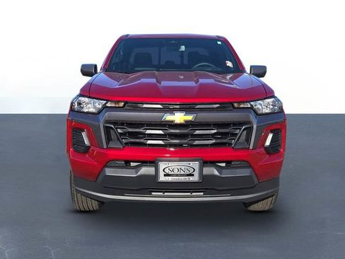 Used 2026 Chevrolet Colorado LT RWD image 2