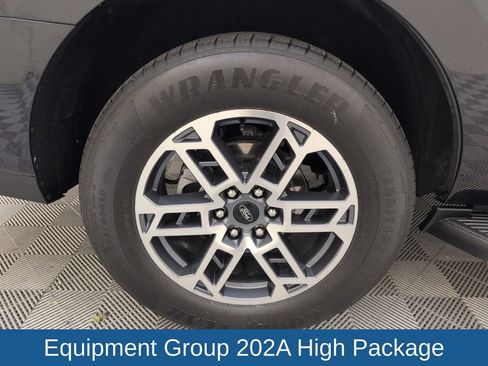 Used 2025 Ford Expedition Active RWD image 20
