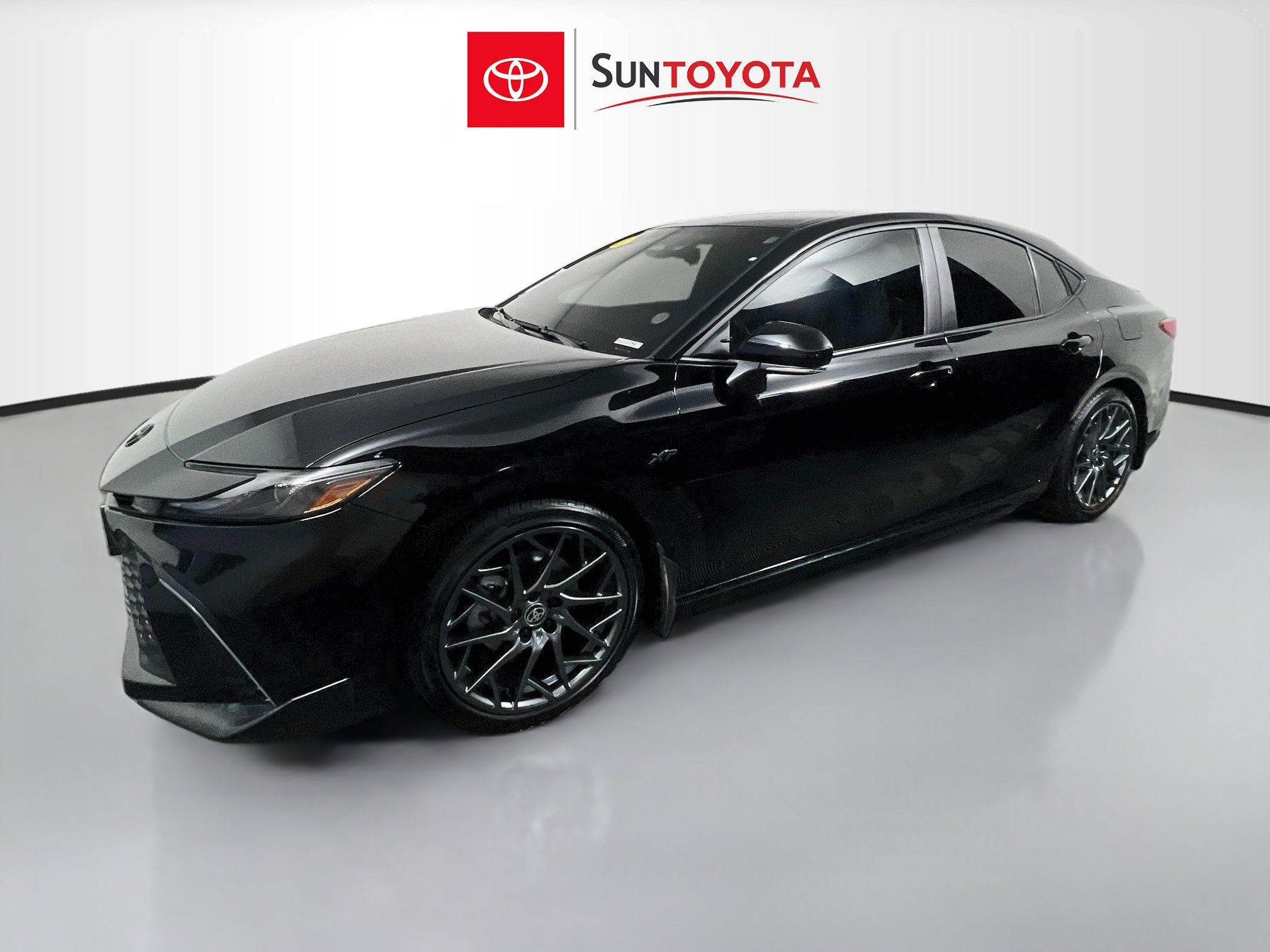 Used 2025 Toyota Camry SE FWD image 9