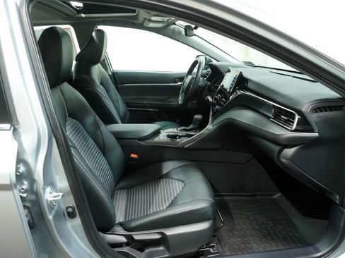 Used 2023 Toyota Camry SE w/ Cold Weather Package FWD image 12