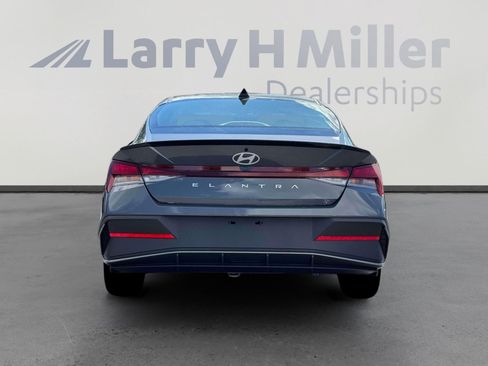 New 2026 Hyundai Elantra SEL Sport FWD image 6