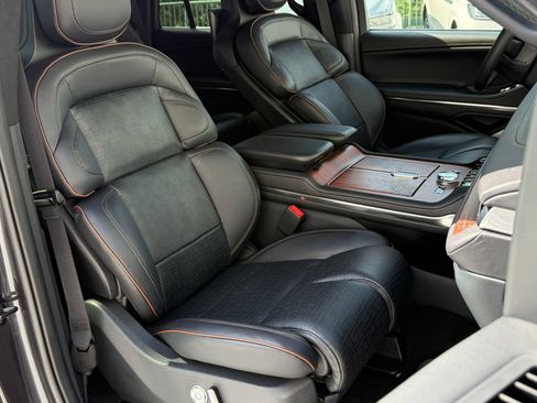 New 2026 Lincoln Navigator Black Label AWD/4WD image 16