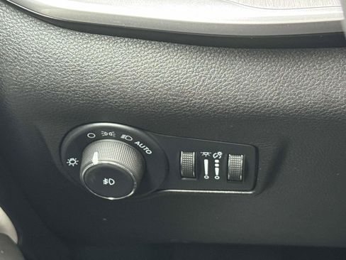 Used 2025 Jeep Compass Limited AWD/4WD image 13