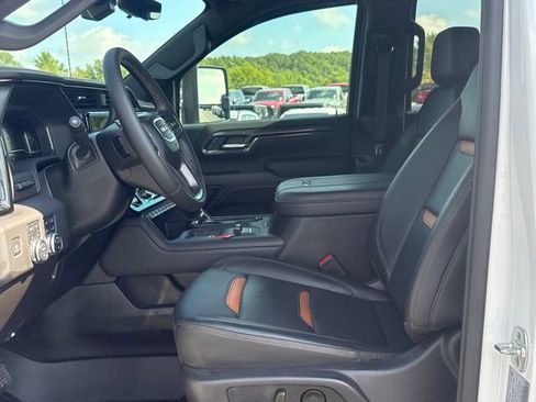 Used 2025 GMC Sierra 2500 AT4 w/ Technology Package AWD/4WD image 20