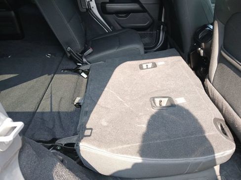 Used 2018 Jeep Wrangler Unlimited Sahara AWD/4WD image 44
