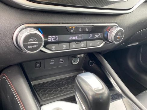 Used 2023 Nissan Altima 2.5 SR AWD/4WD image 12