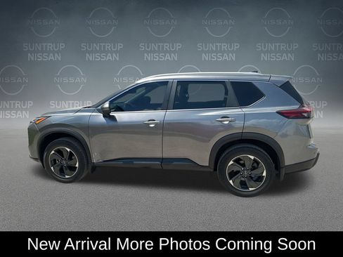 Used 2024 Nissan Rogue SV w/ SV Premium Package AWD/4WD image 3