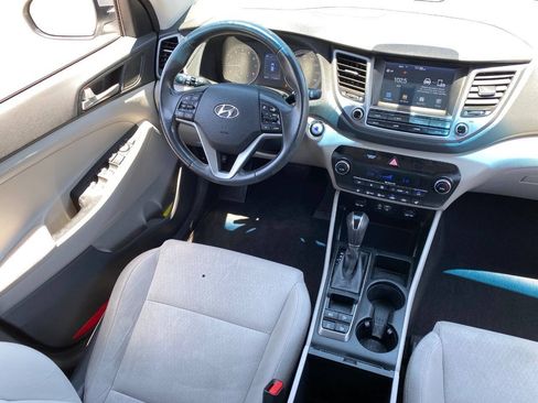Used 2018 Hyundai Tucson Value AWD/4WD image 16