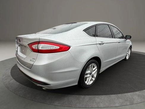 Used 2016 Ford Fusion SE image 5