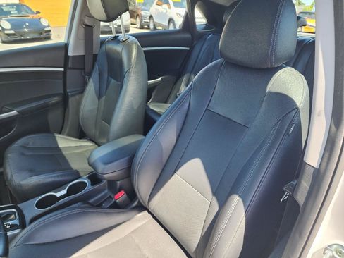 Used 2014 Hyundai Elantra GT w/ Option Group 03 FWD image 14