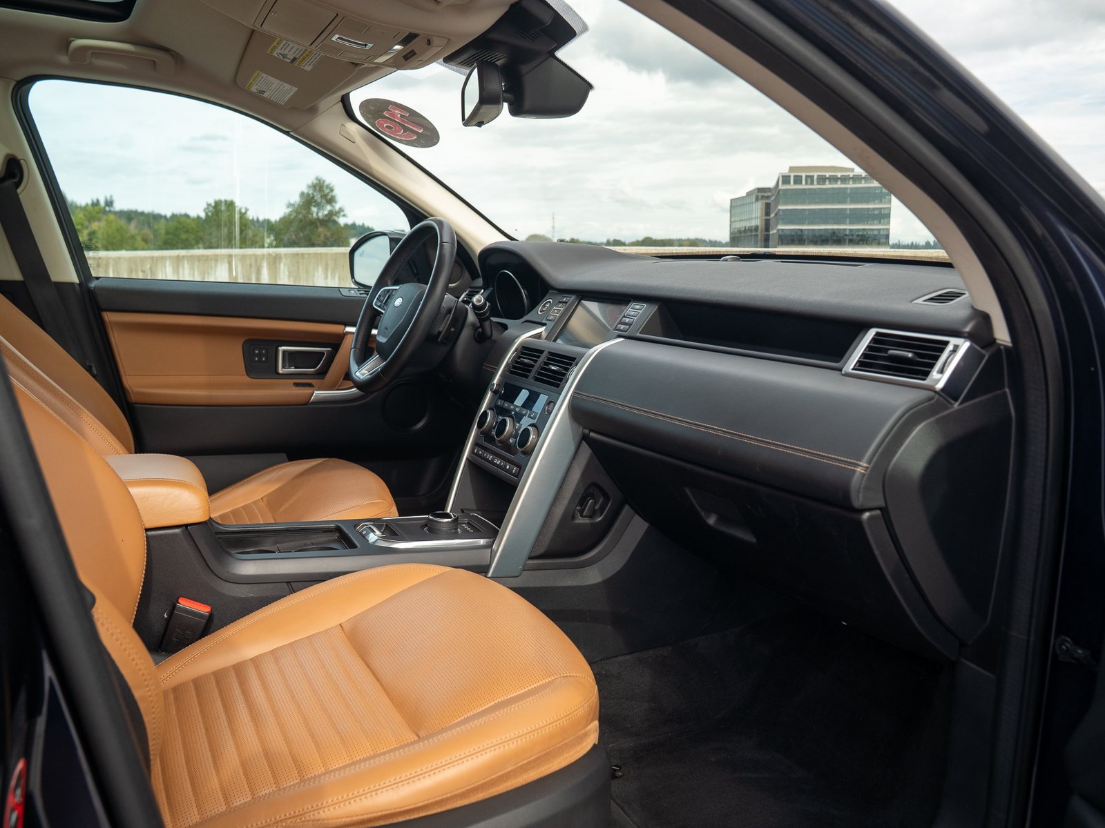 Used 2019 Land Rover Discovery Sport HSE Luxury AWD/4WD image 28
