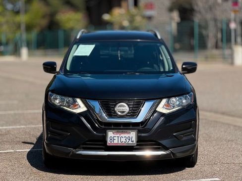 Used 2018 Nissan Rogue SV FWD image 16