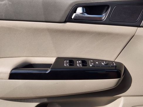 Certified 2019 Kia Sportage SX image 25