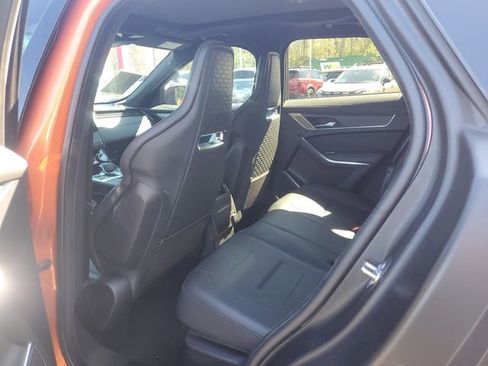 Used 2022 Jaguar F-PACE SVR image 9