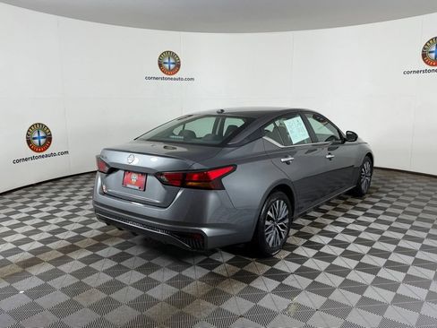 Used 2025 Nissan Altima 2.5 SV FWD image 19