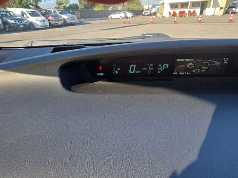 Used 2014 Toyota Prius Four w/ Solar Roof Package FWD image 38