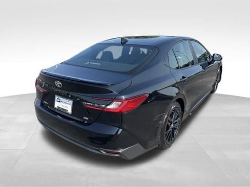 Used 2026 Toyota Camry SE FWD image 5