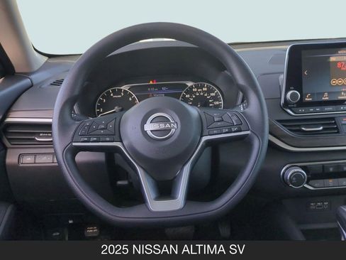 Used 2025 Nissan Altima 2.5 SV FWD image 12