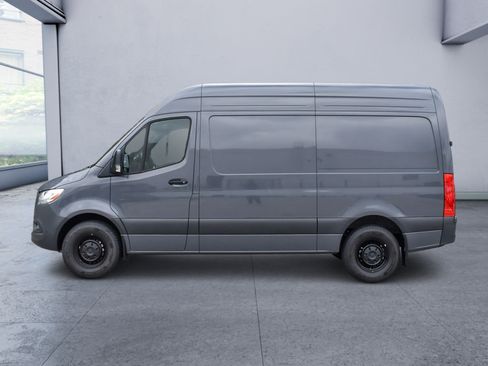 Used 2024 Mercedes-Benz Sprinter 2500 image 3