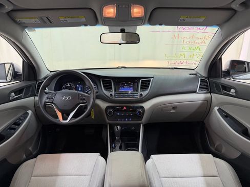 Used 2018 Hyundai Tucson SE w/ Cargo Package AWD/4WD image 19