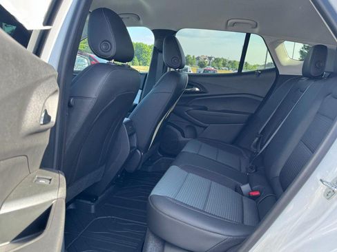 New 2026 Chevrolet Trax LT w/ Driver Confidence Package FWD image 31