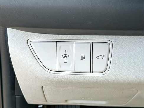 Used 2023 Genesis G70 2.0T image 10