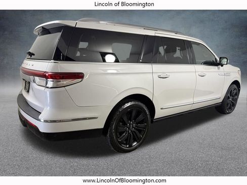 Certified 2024 Lincoln Navigator L Reserve AWD/4WD image 8