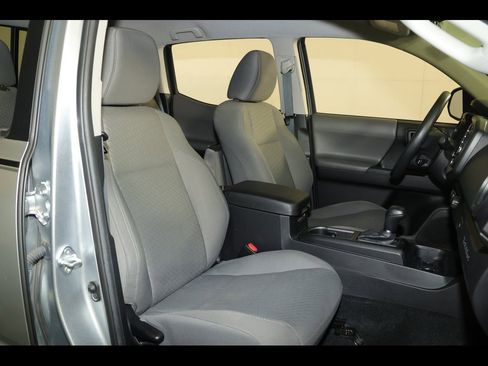 Used 2022 Toyota Tacoma SR image 26