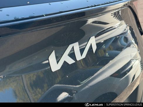 Used 2023 Kia Sportage EX AWD/4WD image 8