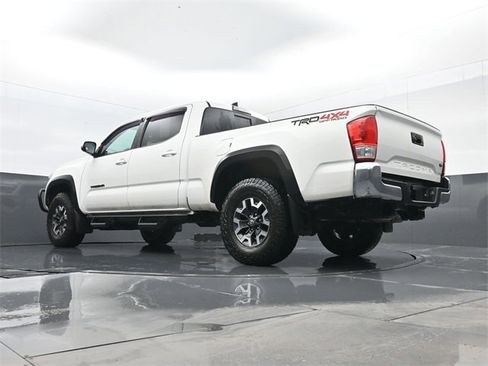 Used 2019 Toyota Tacoma TRD Off-Road image 22